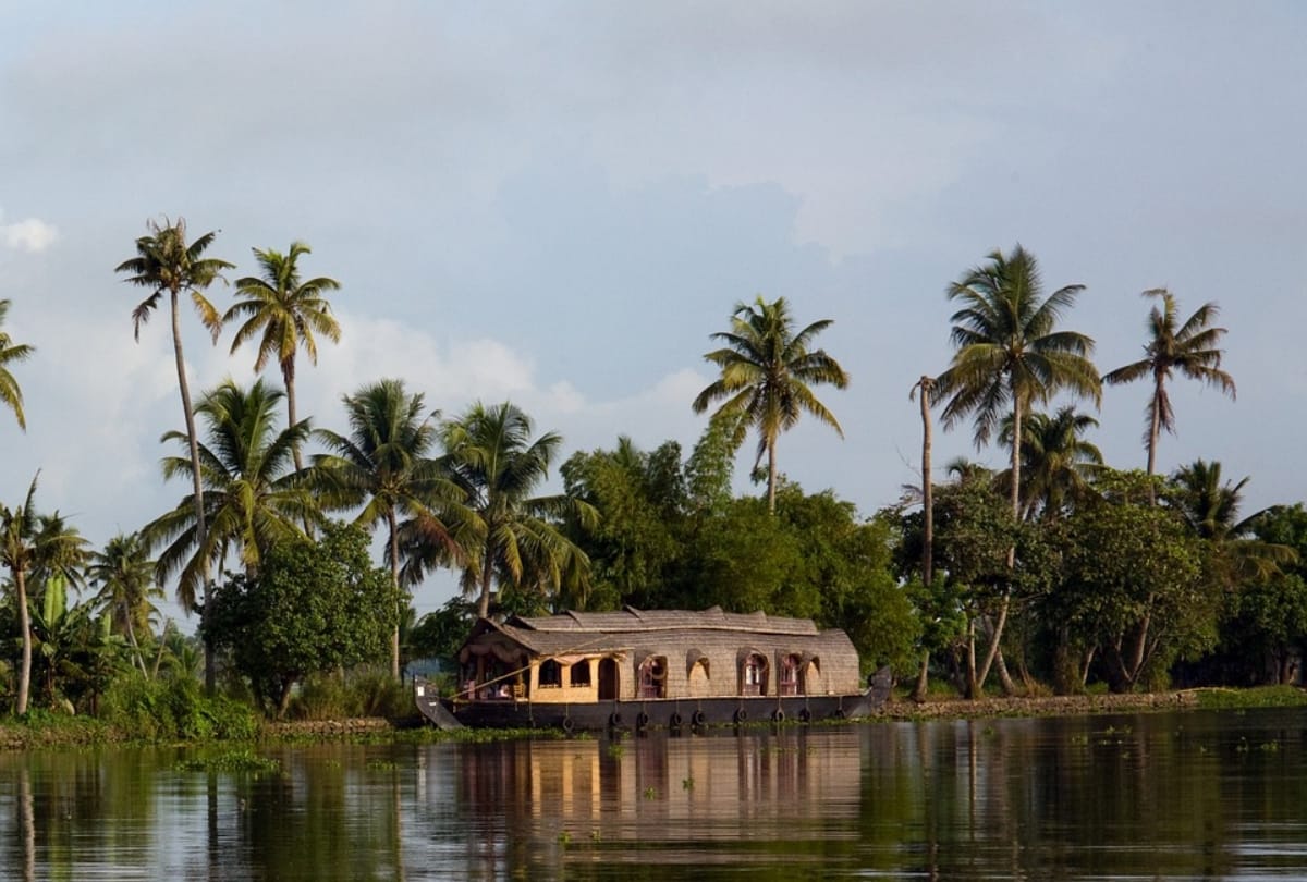 plan a trip to visit India most beautiful village summer 2019
