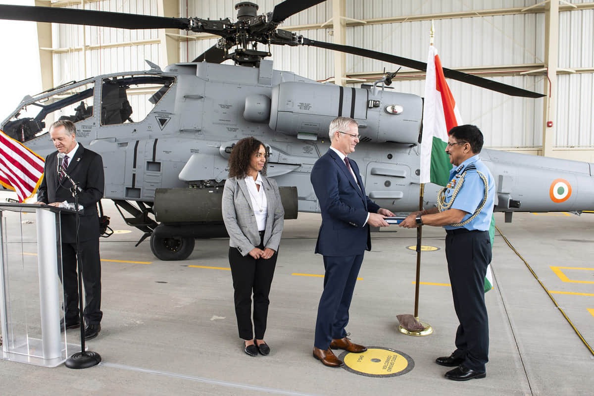Indian Air Force Boeing AH 64 E Apache twin turboshaft attack helicopter, Know All specification