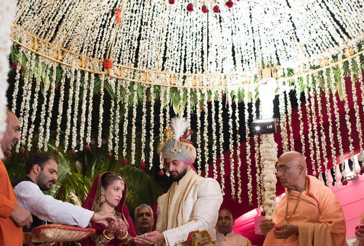 arunoday singh and lee elton wedding album 2.5 years ago