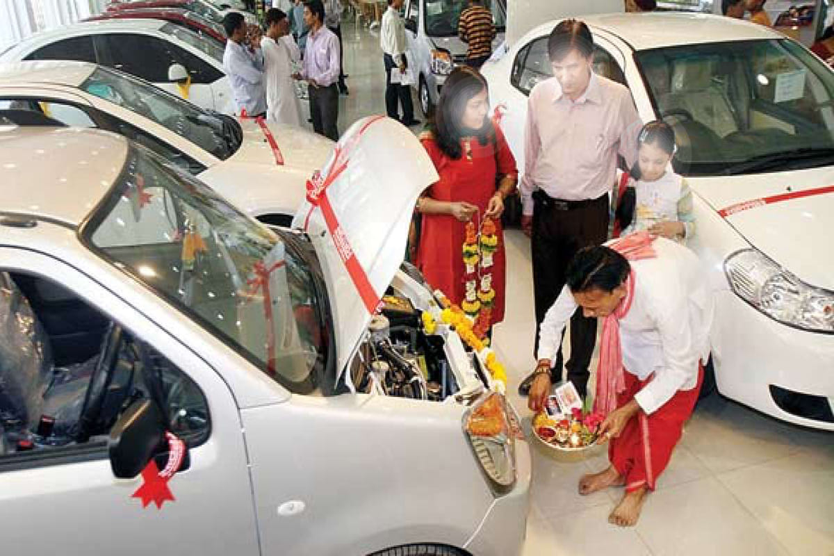 top 5 reasons, why the car and suv sales down in april, 2019 in india