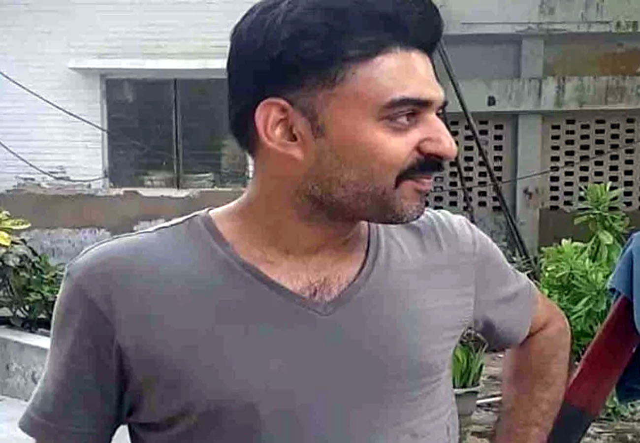 story of Pakistani citizen waqas who arrested in Kanpur in 2009