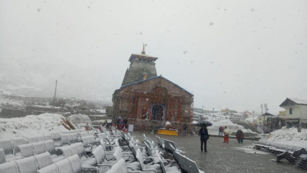 Char dham yatra 2019 fresh snowfall visual from kedarnath dham