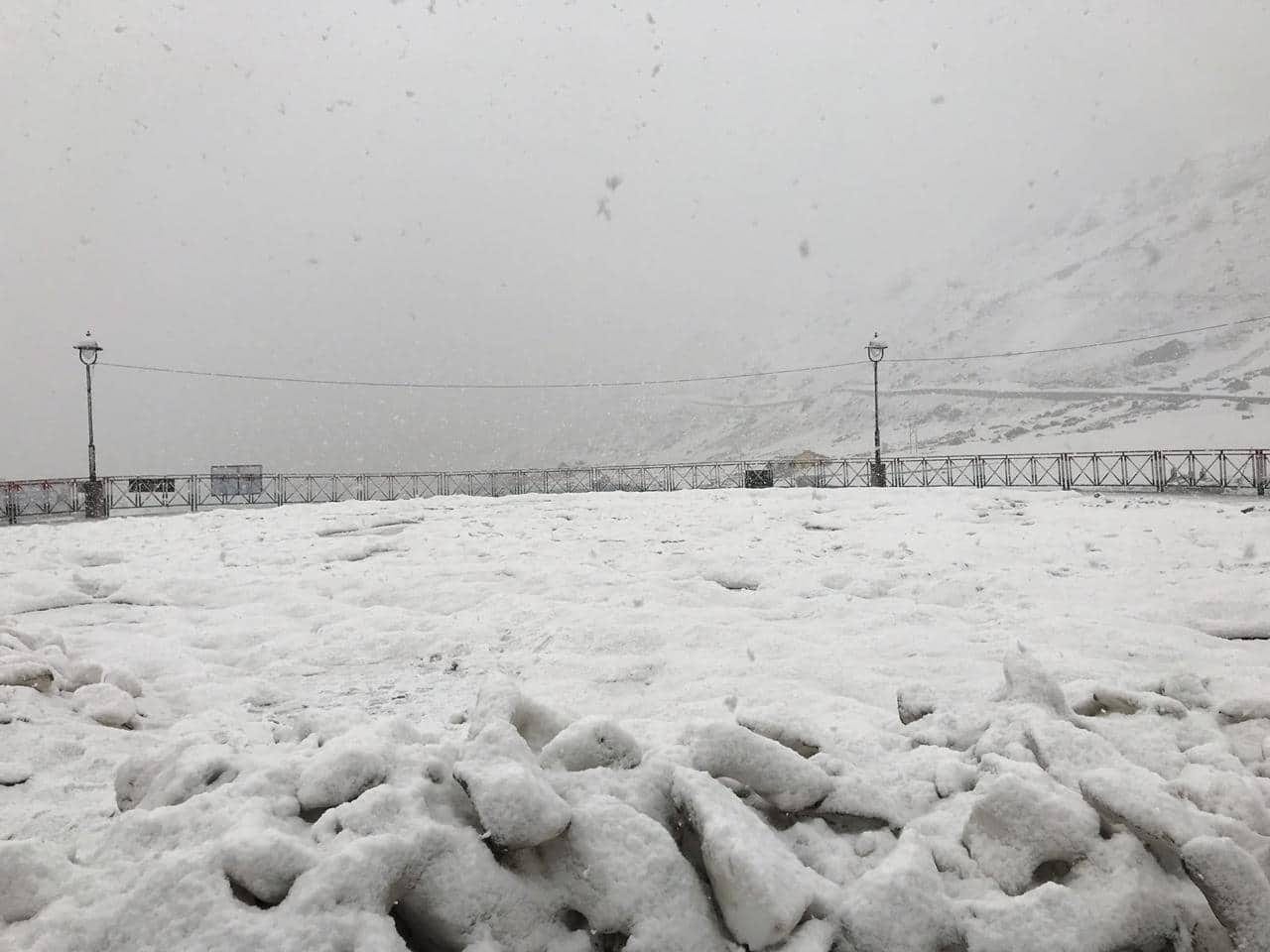 Char dham yatra 2019 fresh snowfall visual from kedarnath dham