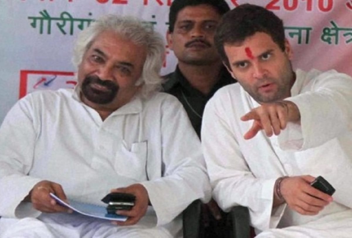 Congress on Backfoot due to Sam Pitroda, Rahul to give up explaination