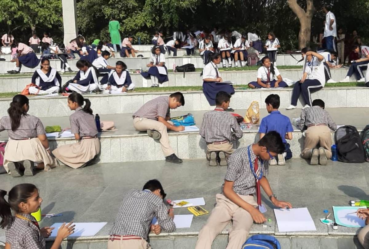 amar ujala mothers day celebration in lucknow kids drawing competetion