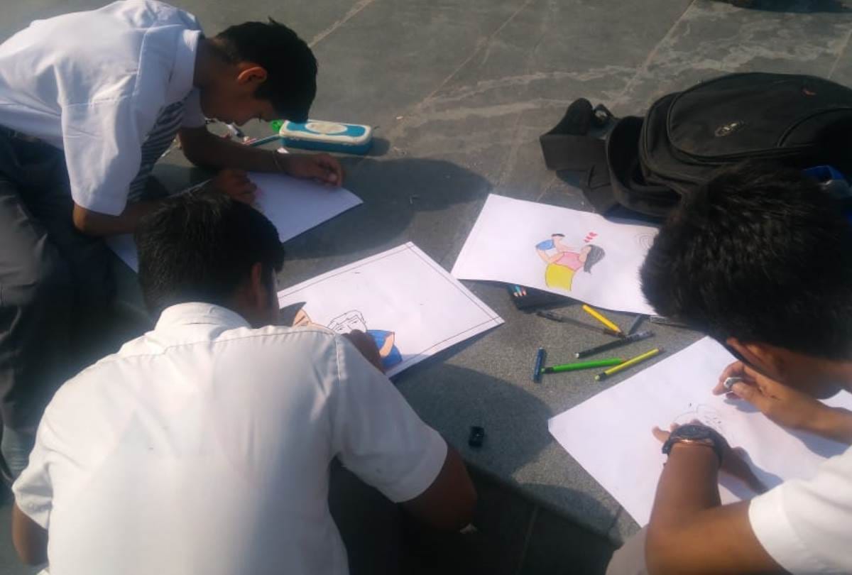 amar ujala mothers day celebration in lucknow kids drawing competetion