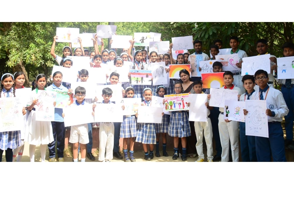 Painting competition on Mother's Day by Amar Ujala.