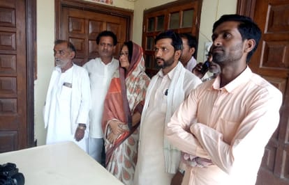Lok sabha election 2019 congress bhadohi District head resign due to priyanaka gandhi