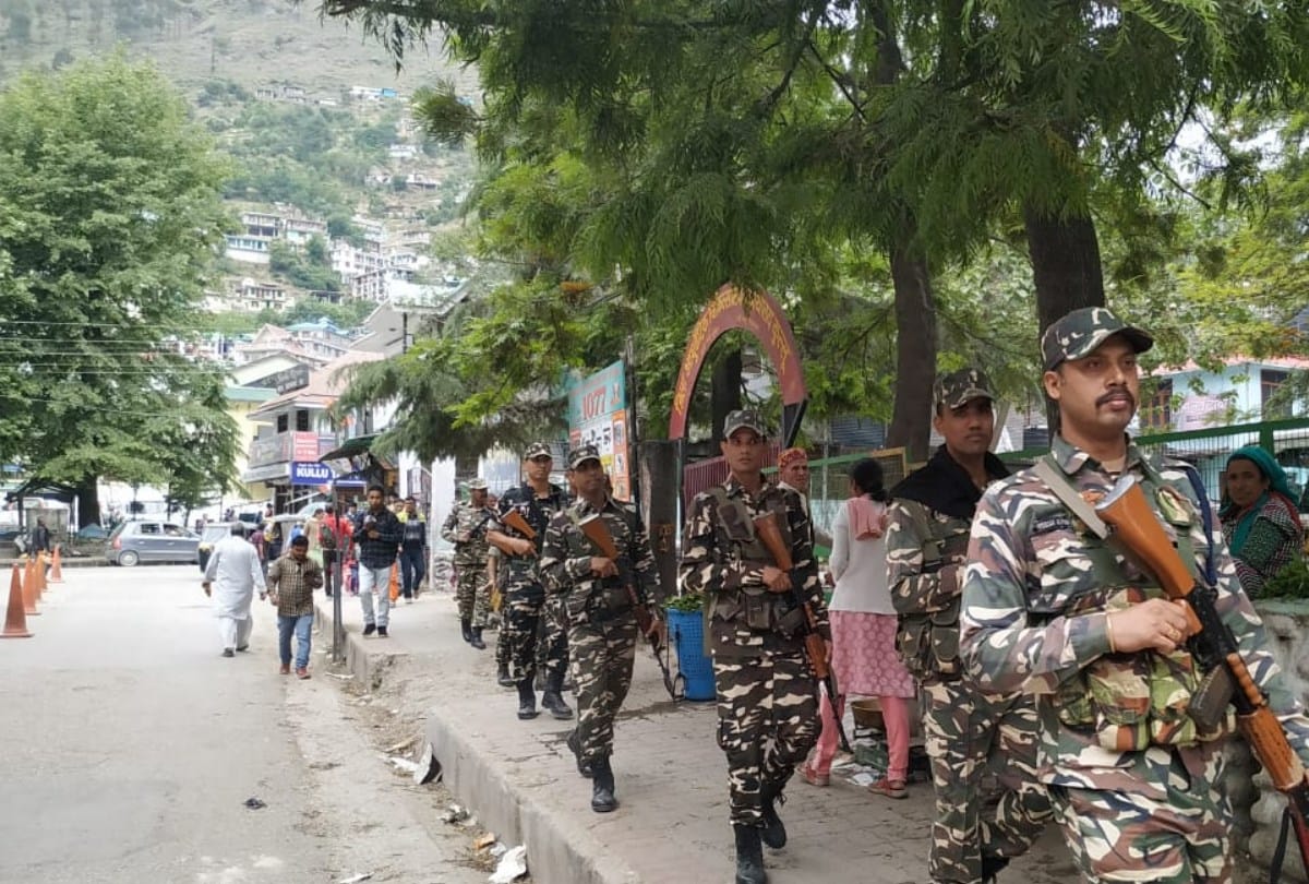 Lok Sabha Election 2019 Sashastra Seema Bal Jawans Flag March in Kullu Himachal Pradesh