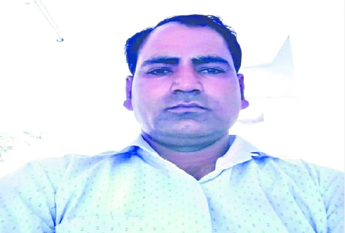 A man suicide after shot his father in Greater Noida