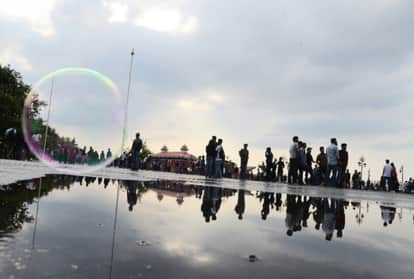 warning of strong winds Today after record heat