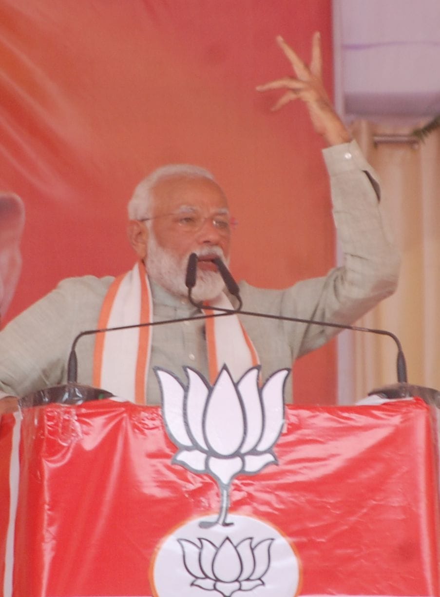 जो गली के गुंडों को रोक नहीं पाते, वो आतंकवाद क्या रोकेंगे : मोदी