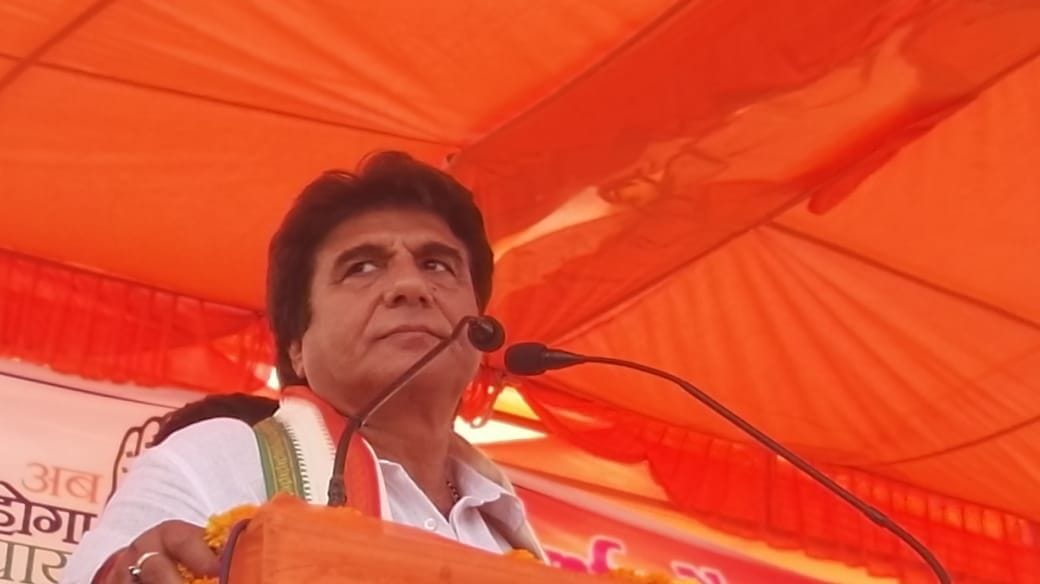 काम के बदौलत नहीं, सर्जिकल स्ट्राइक पर मोदी मांग रहे वोट