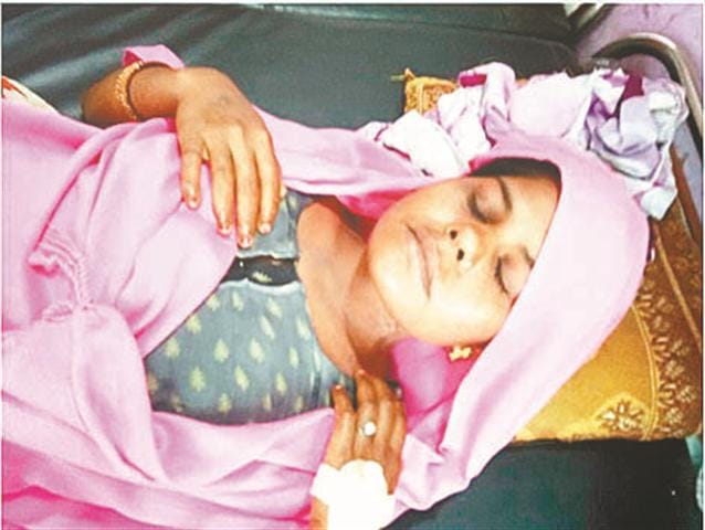 Women accused of throwing acids