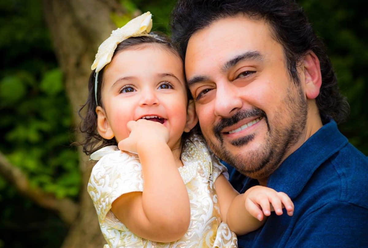 Singer Adnan Sami reply to pakistani user when he ask a quetion on india and modi