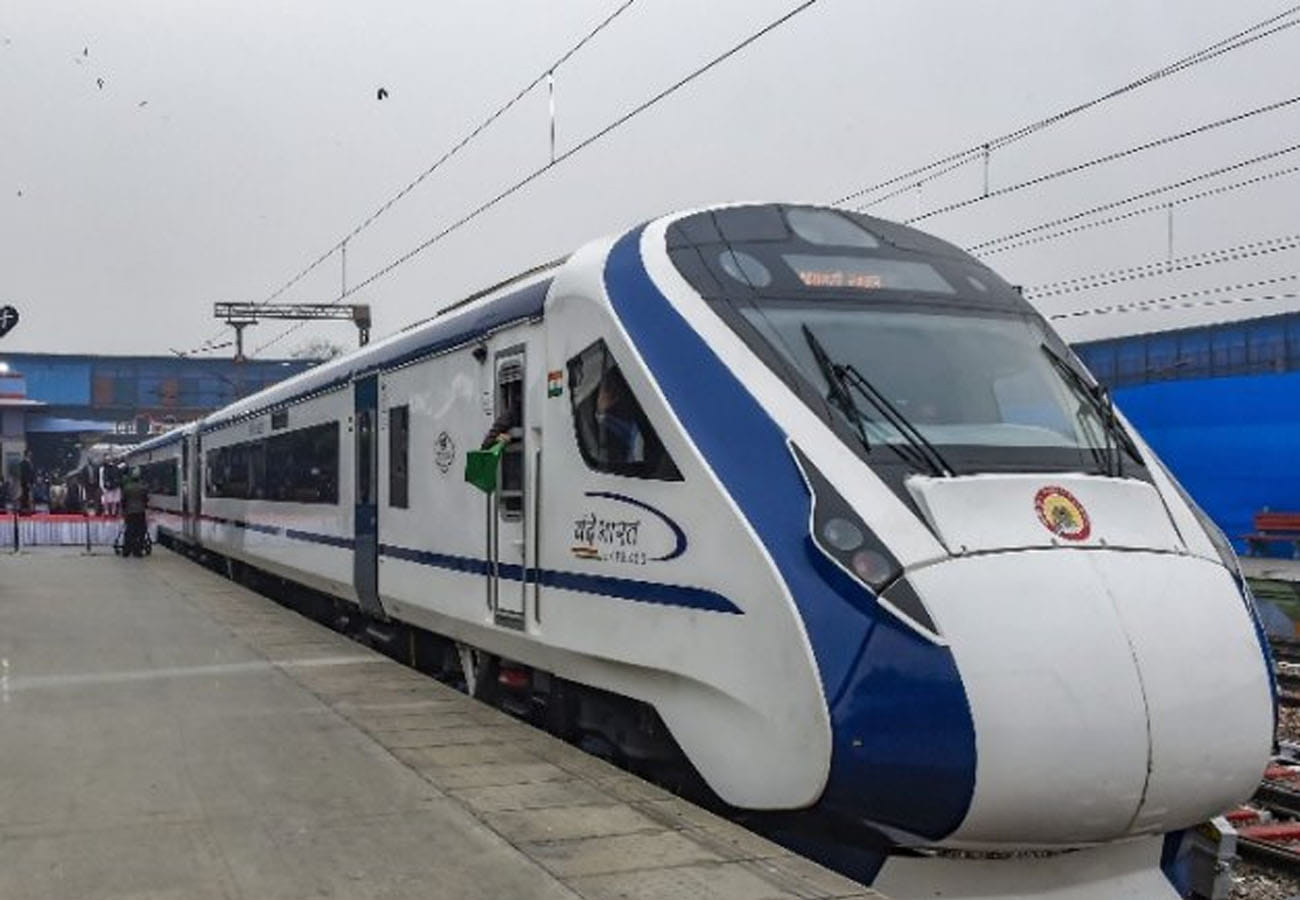 Vande Bharat Train reaches jammu from delhi,  it will take 8 hours to reach jammu