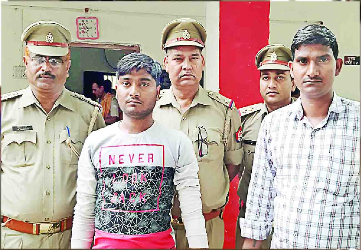manoj murder case farrukhabad Friend and girlfriend's brother arrested