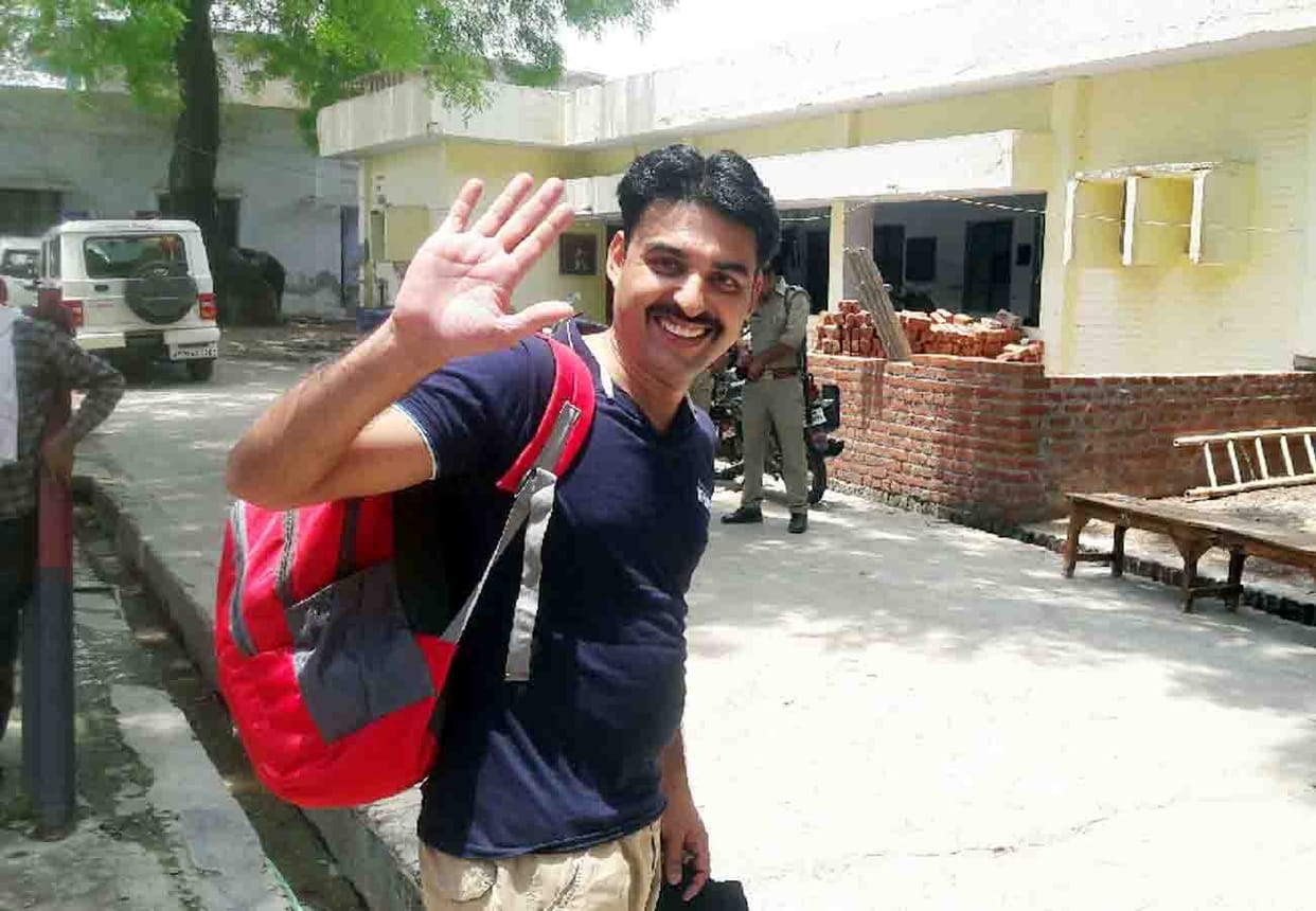 Pakistani citizen waqas married in india and have a daughter will go Pakistan after 14 years