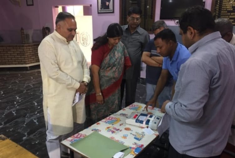 Lok Sabha Elections 2019, Ministers, Politicians and Officers on Booth for Voting in Haryana