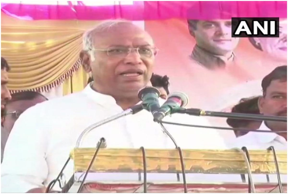 Lok Sabha Chunav 2019: Mallikarjun Kharge makes derogatory remarks against PM Modi