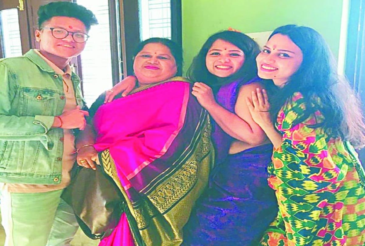 Mothers day Special: even after the death of her husband, she Relax when Children get Success