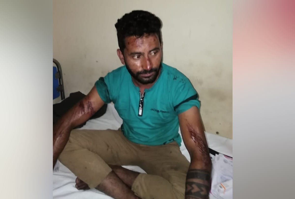 One killed as Tata Sumo car fall into gorge Joginder Mandi himachal pradesh