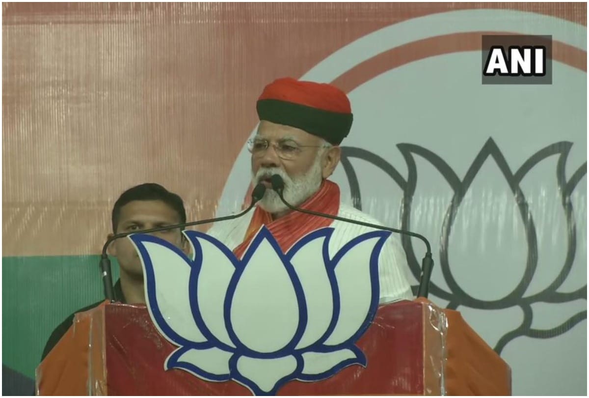 Lok Sabha Chunav 2019: PM Modi in Indore praises Sumitra Mahajan