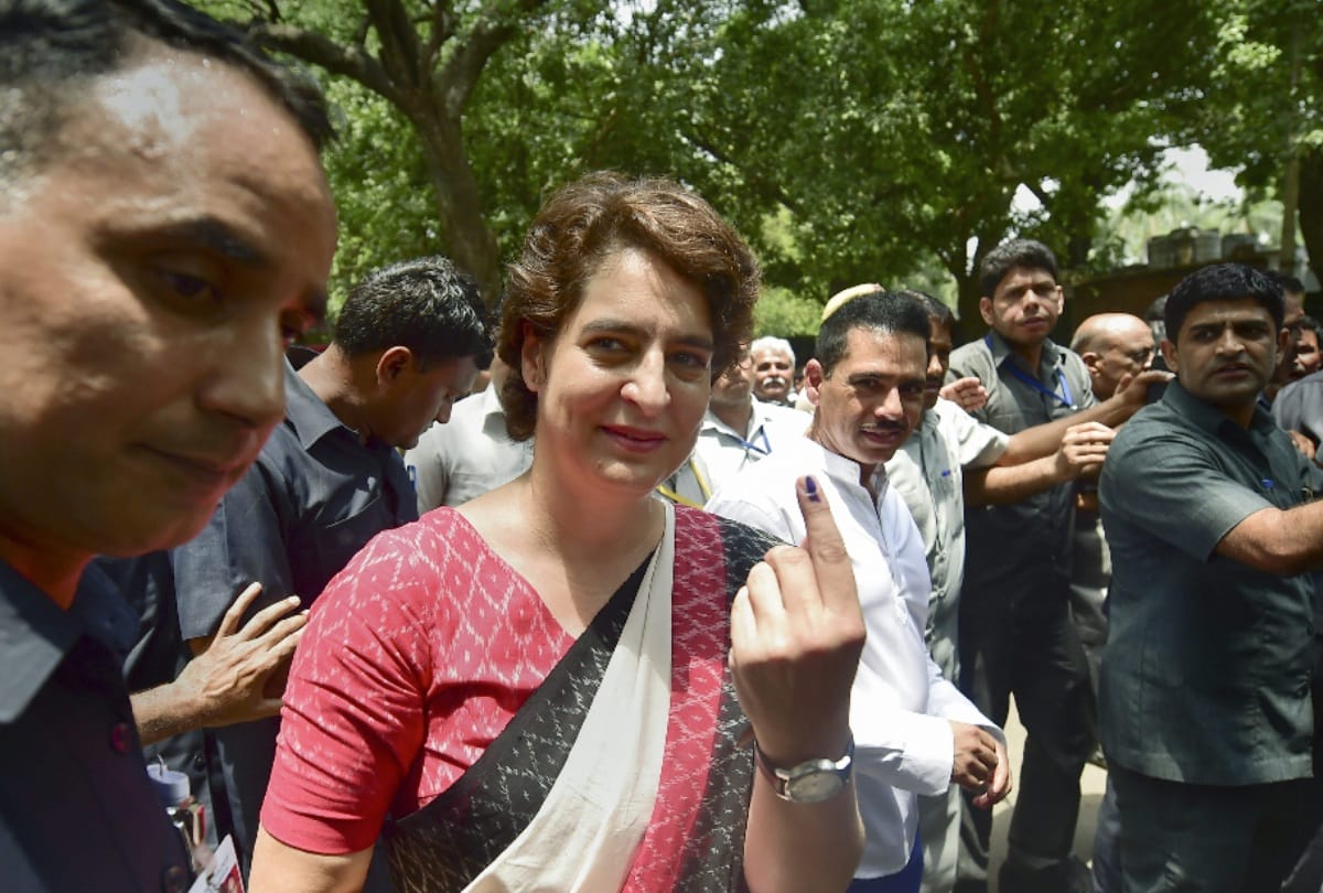lok sabha elections 2019 priyanka gandhi vadra cast vote attacks pm modi with interesting story