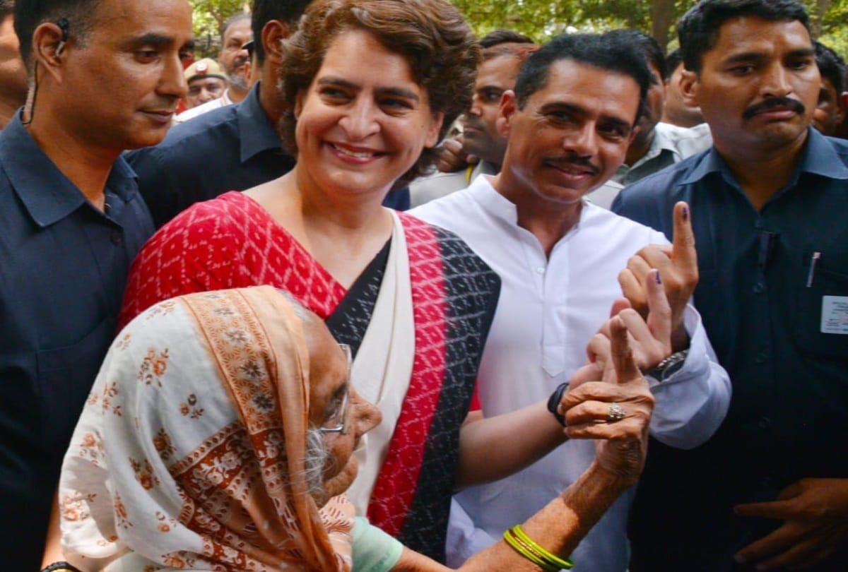 lok sabha elections 2019 priyanka gandhi vadra cast vote attacks pm modi with interesting story