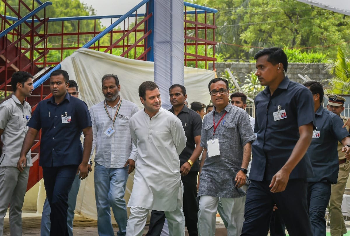 lok sabha elections 2019 rahul gandhi cast his vote ignores khan market gang question photos