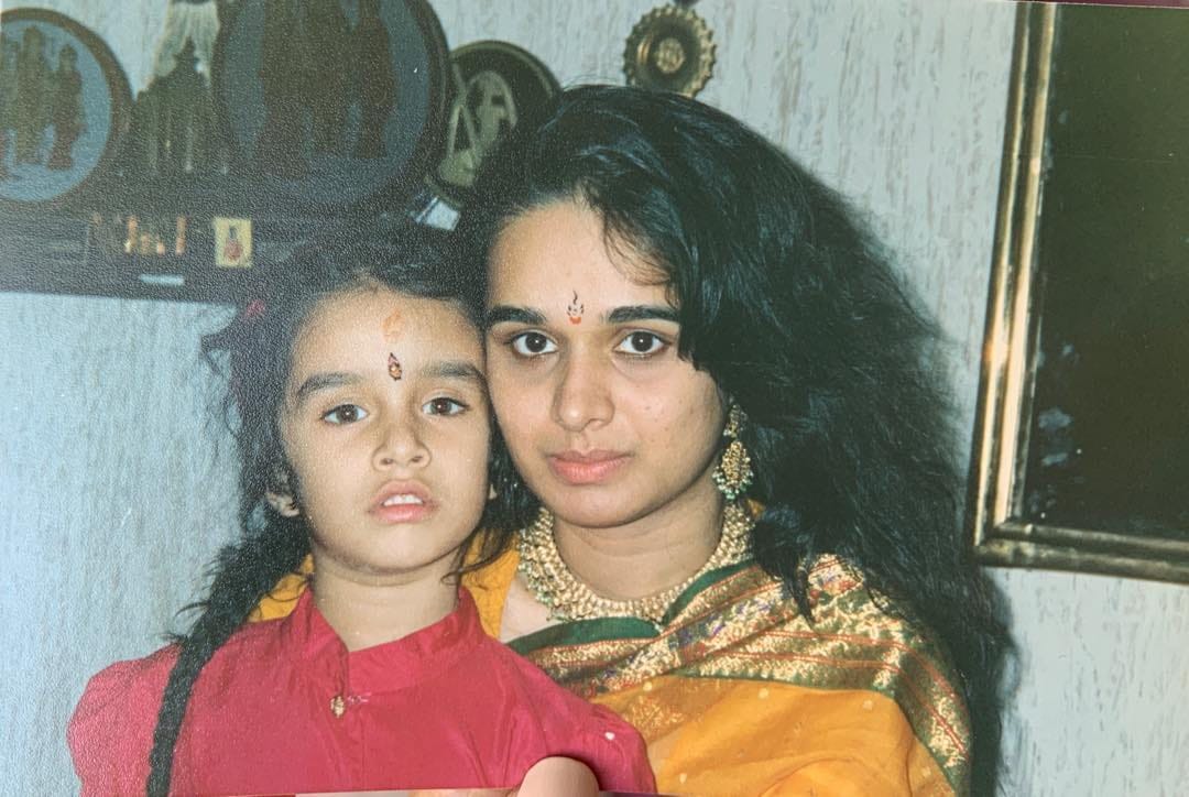 Aamir Khan to Anushka Sharma these bollywood Celebrities share their childhood photos on Mothers Day