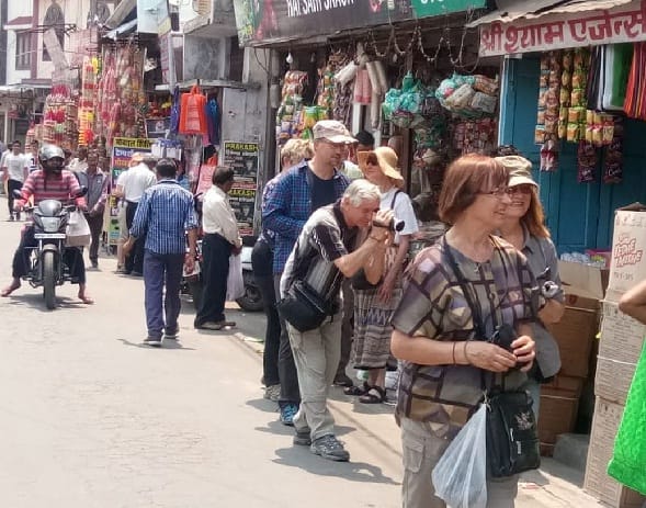 Salunkhe Nagari Ranikhet, buzzing with tourists