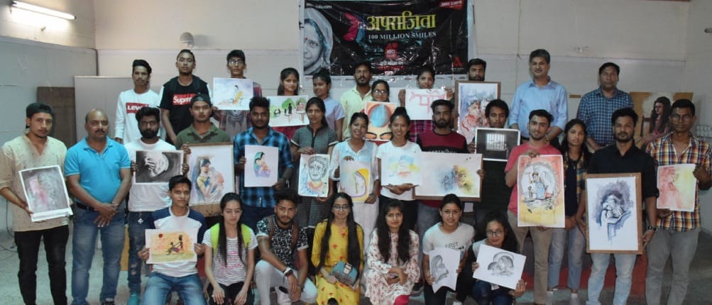 Engrave your feelings for mother through painting