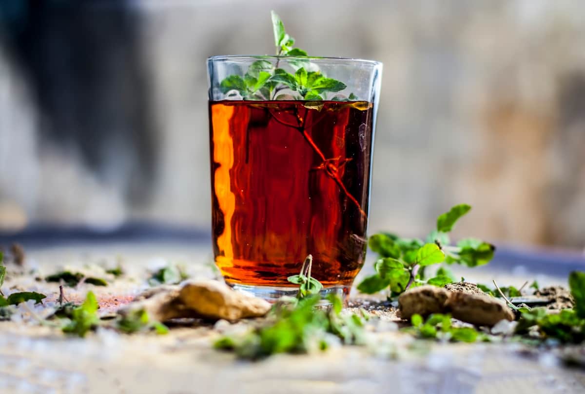 health benefits of eating tulsi leaves