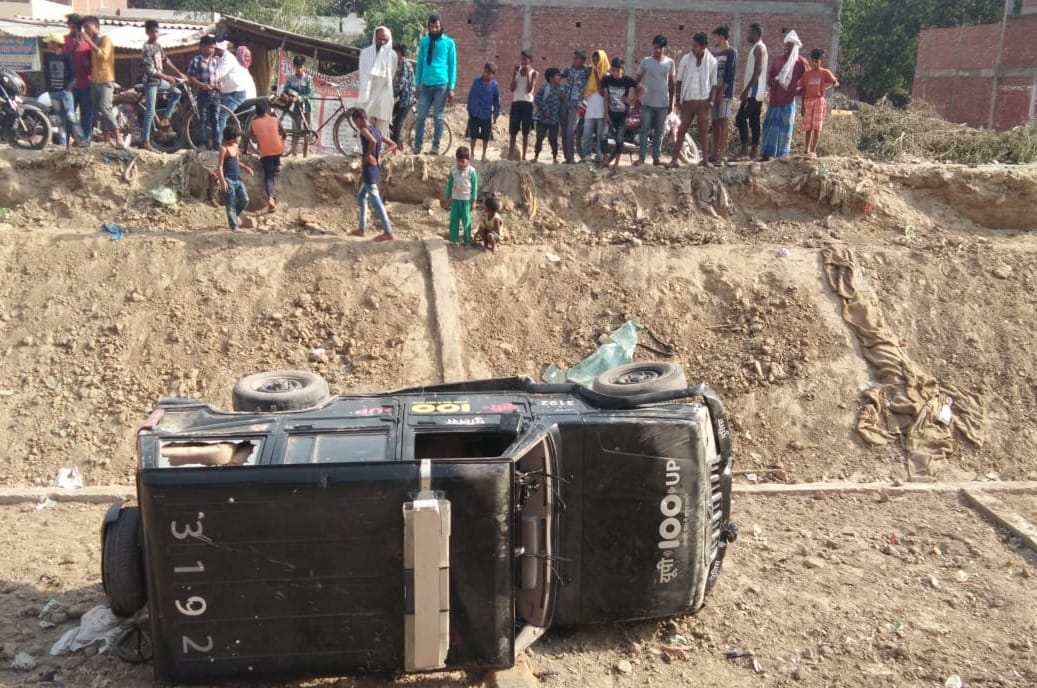 Husband of Village Head arrest and outrage in ghazipur