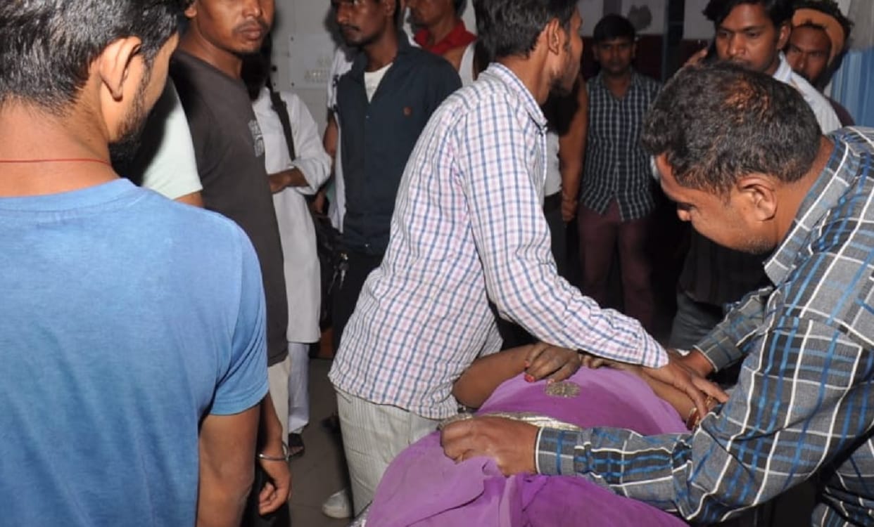 six died of a family an twenty injured in a road accident