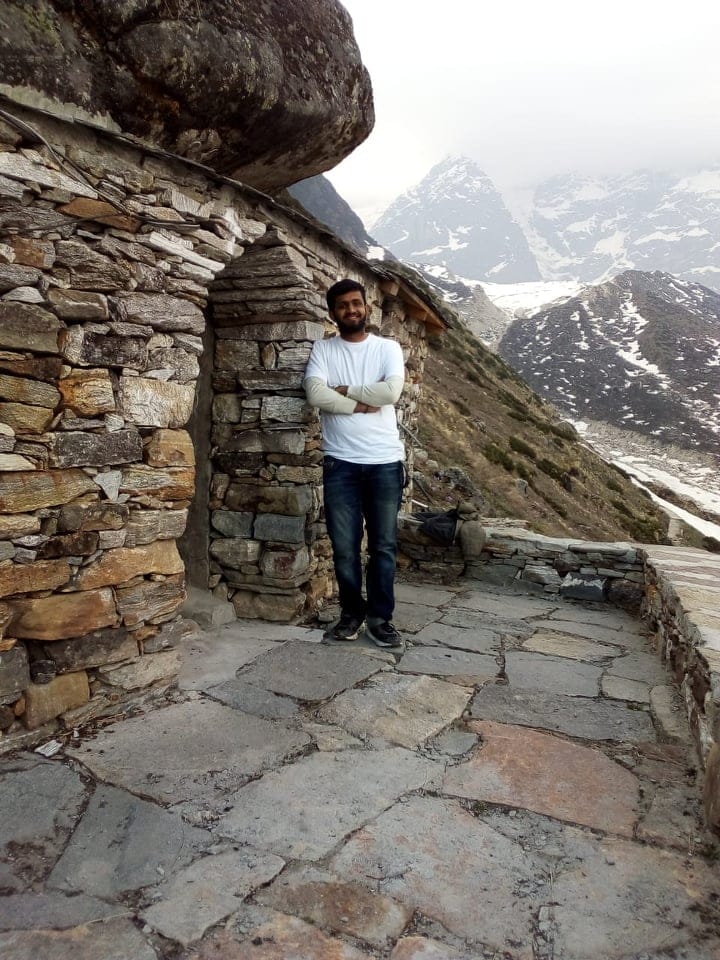 Maharashtra Youth become First pilgrim stay in Meditation cave of kedarnath dham 