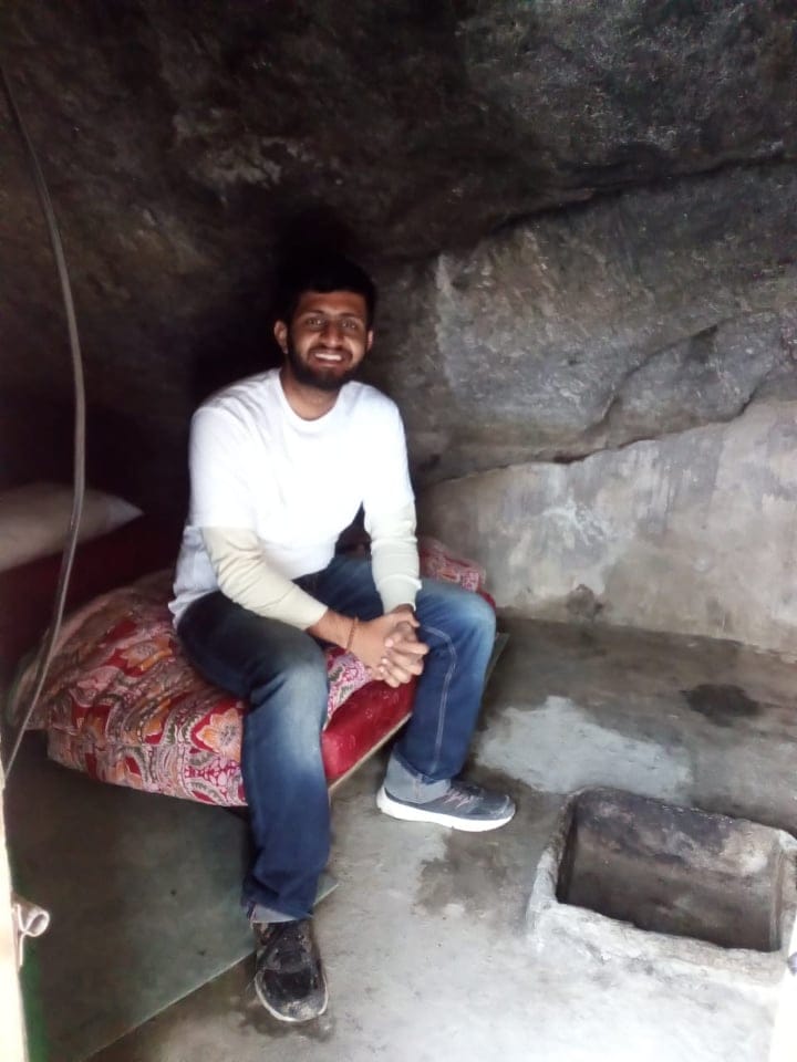 Maharashtra Youth become First pilgrim stay in Meditation cave of kedarnath dham 