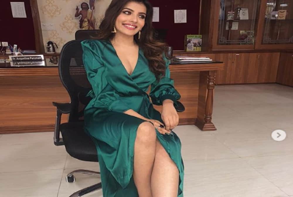 ipl 2019 mi vs csk: Aditi Hundia, Mumbai Indians IPL-final fan girl, who made sensation on internet