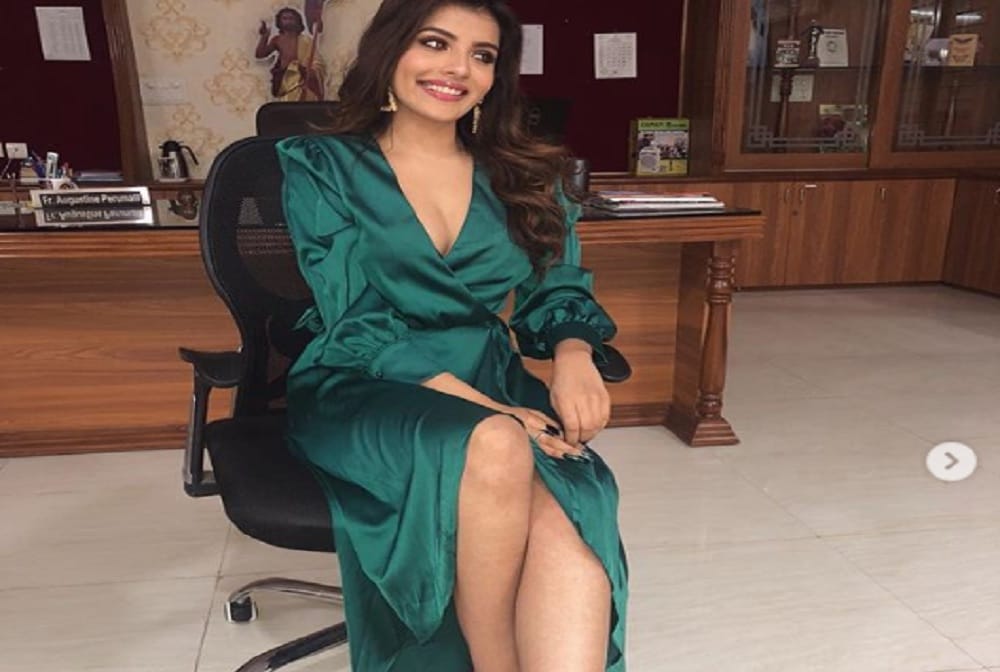 ipl 2019 mi vs csk: Aditi Hundia, Mumbai Indians IPL-final fan girl, who made sensation on internet