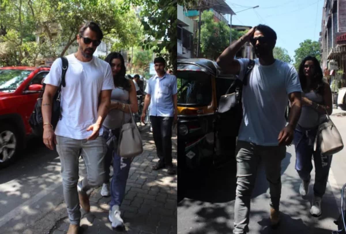arjun rampal sheres a romnantic picture with girlfriend