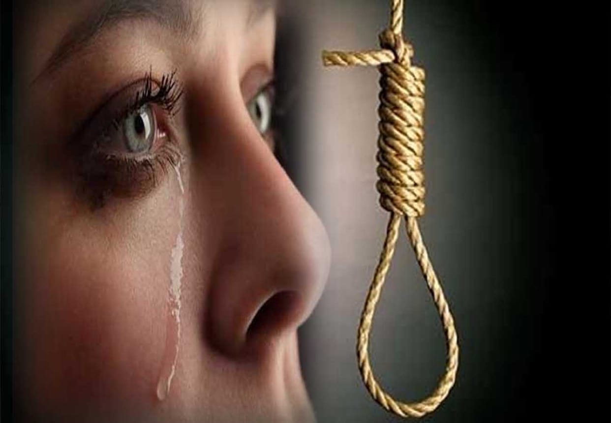 Due to pressure of marriage girl committed suicide in kanpur