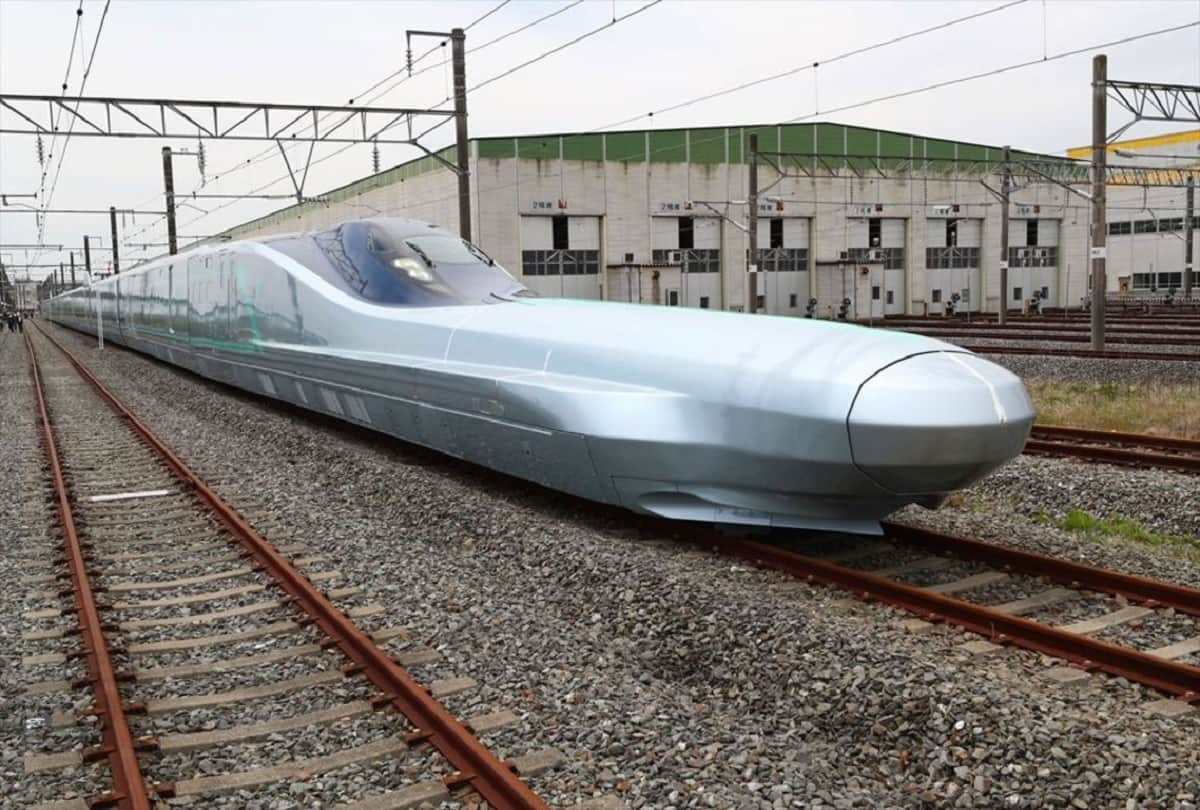 World's fastest bullet train Alfa-X starts test run in Japan speed of 400 kilometres per hour