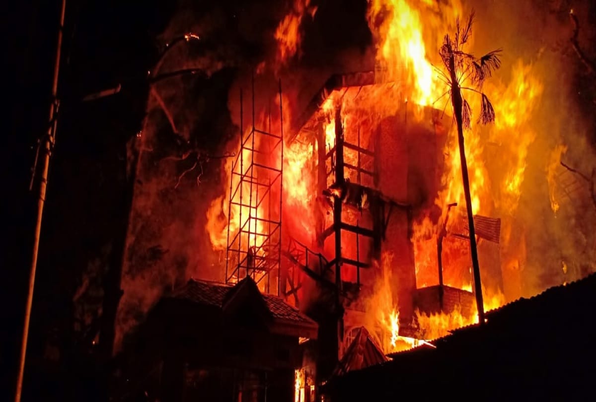 fire in famous grand hotel at shimla