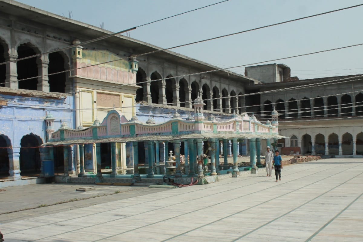 Mahmud Ghajnavi had started the construction of the Jama Masjid of Meerut