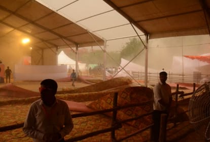 Lok sabha elections 2019,Thunderstorm during PM Modi rally in punjab's Bathinda