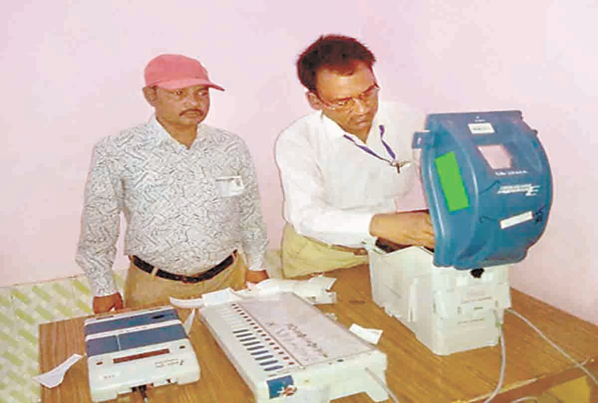 EVMs and VVPAT machines do not run, late start up voting