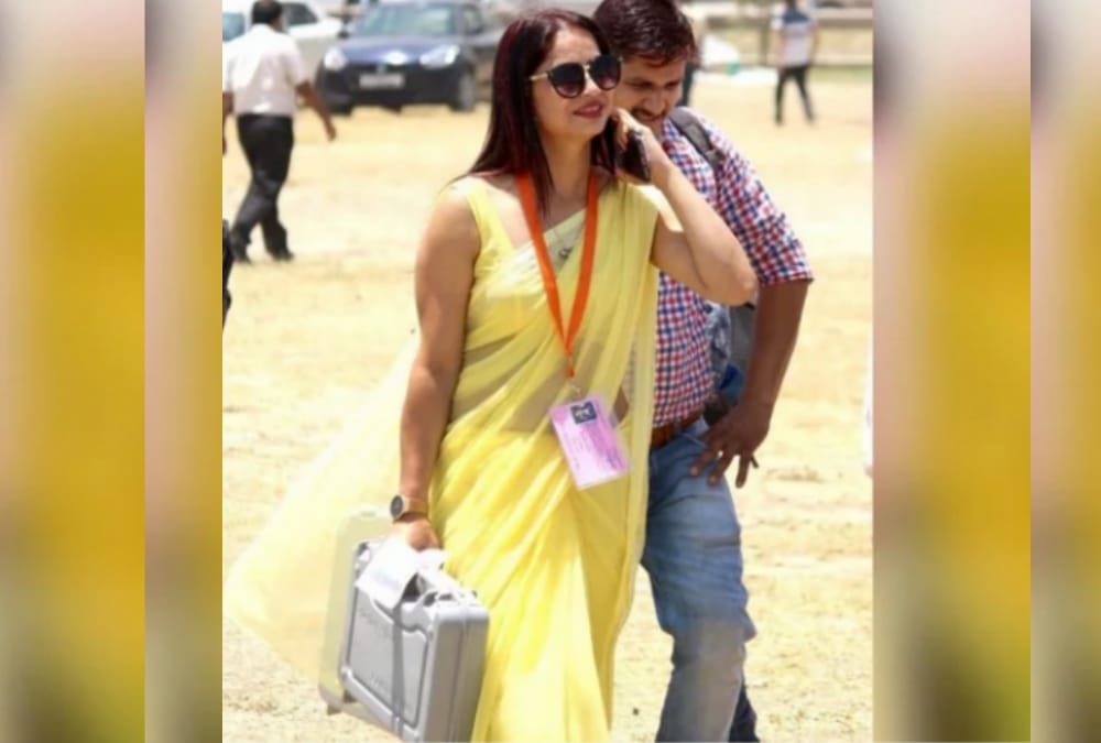 famous polling officer reena dwivedi.