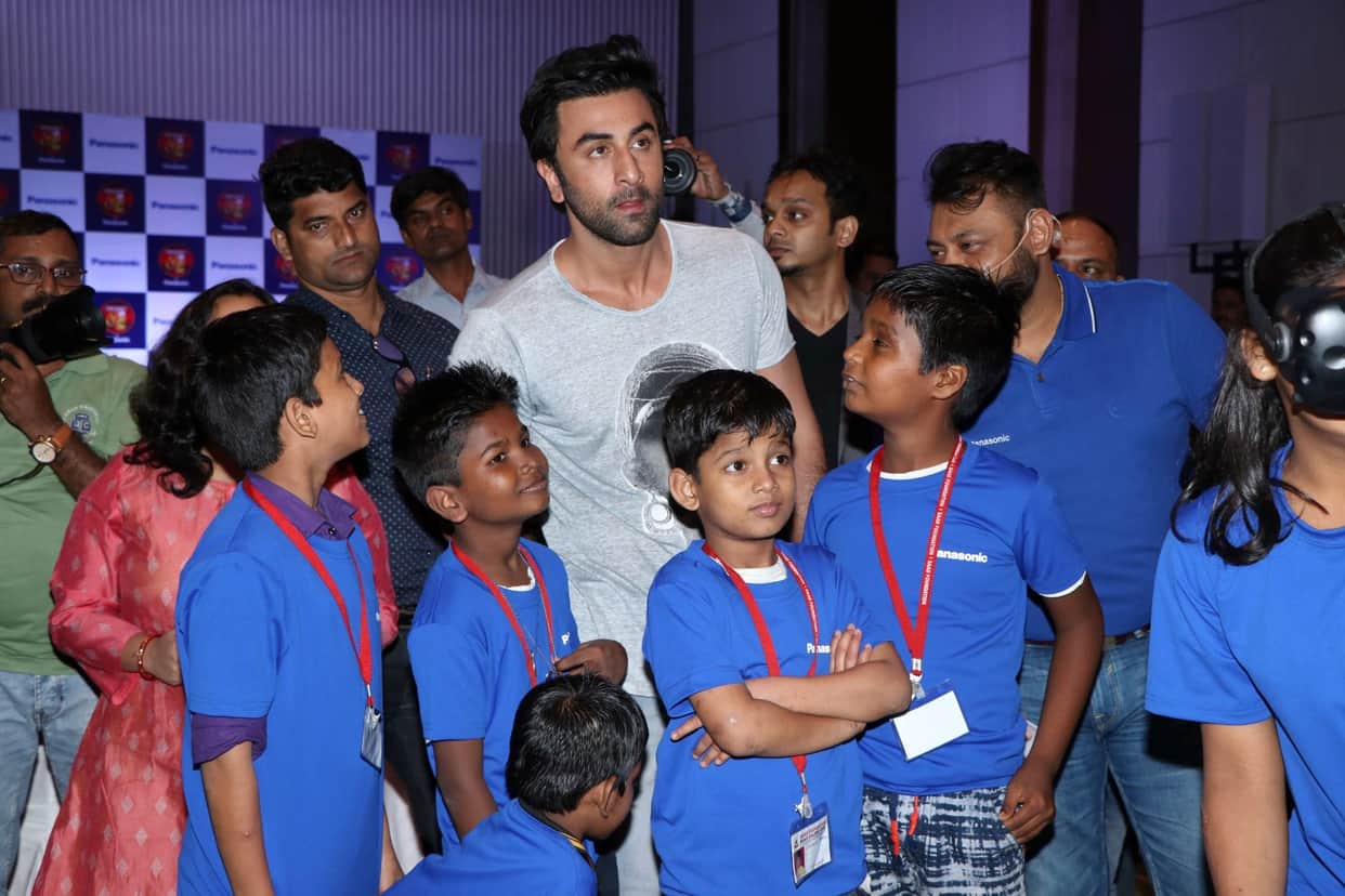 Ranbir Kapoor playing Virtual reality glasses with childrens