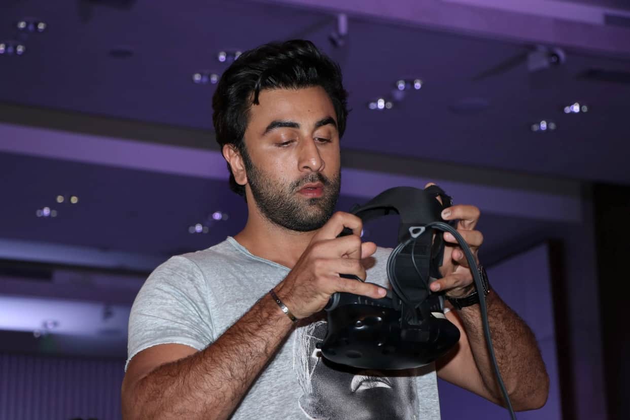ranbir kapoor scooter ride in nyc video viral